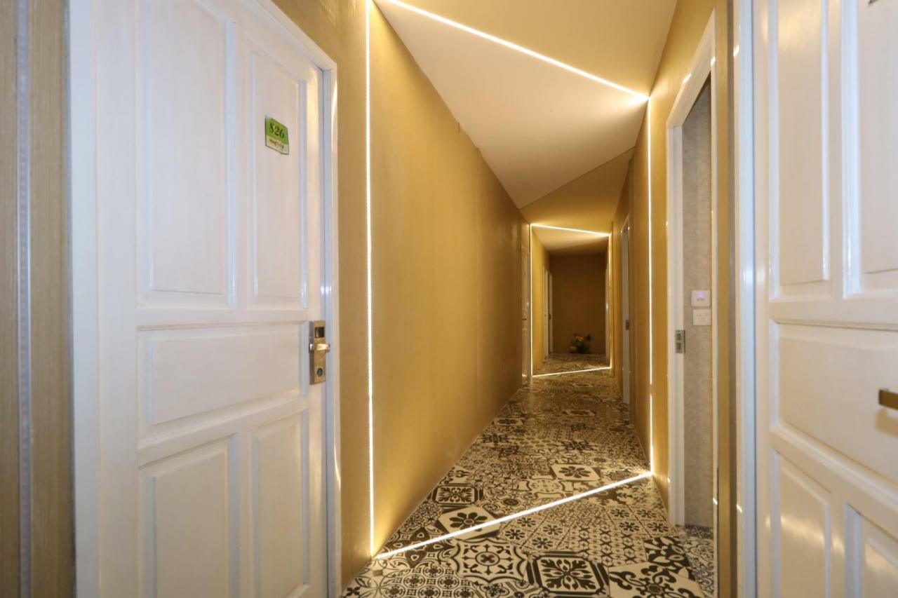 Magnolia Hotel Jakarta Exterior photo