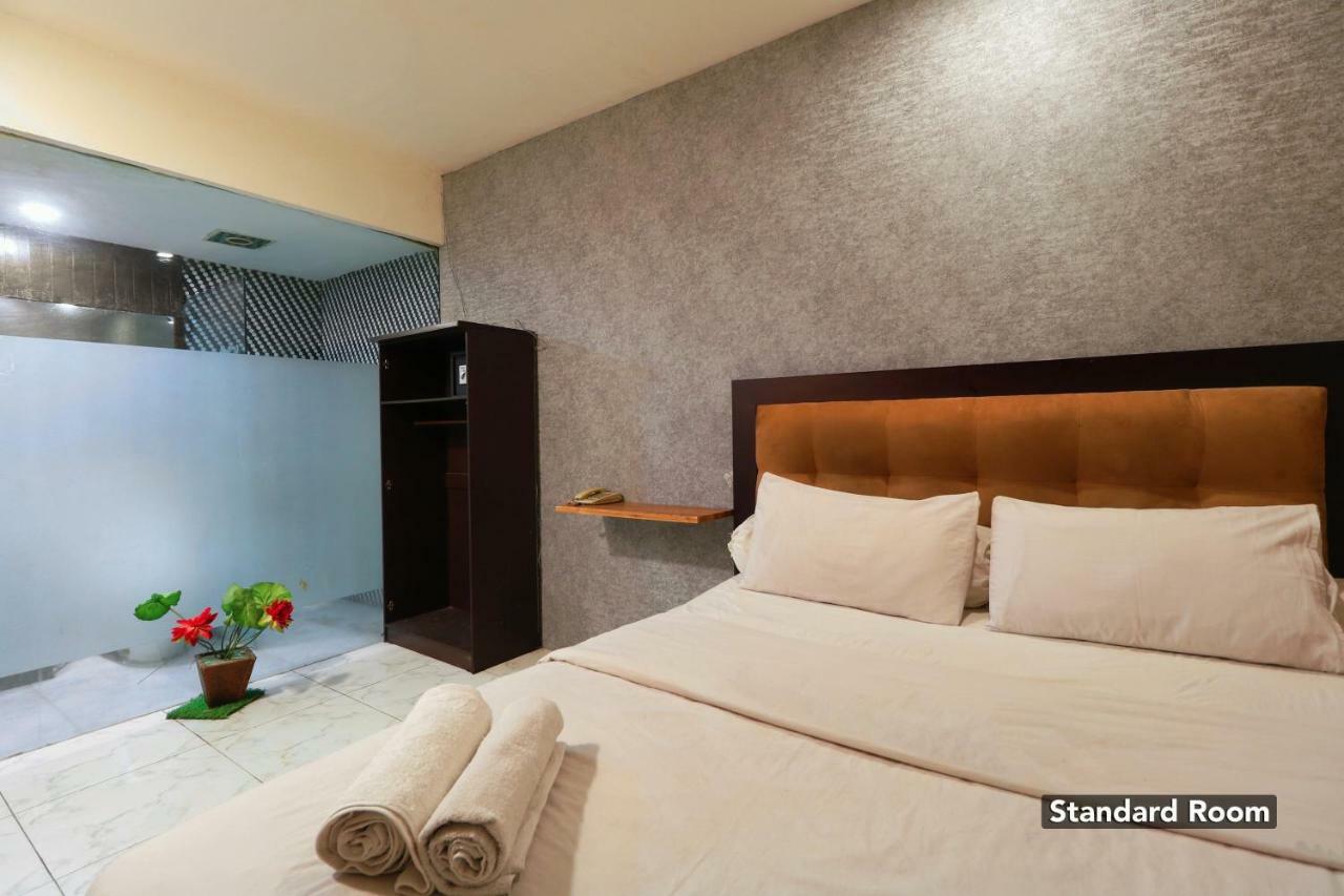 Magnolia Hotel Jakarta Exterior photo