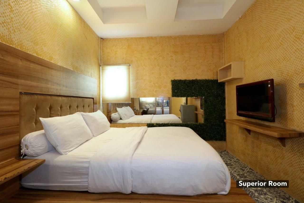 Magnolia Hotel Jakarta Exterior photo